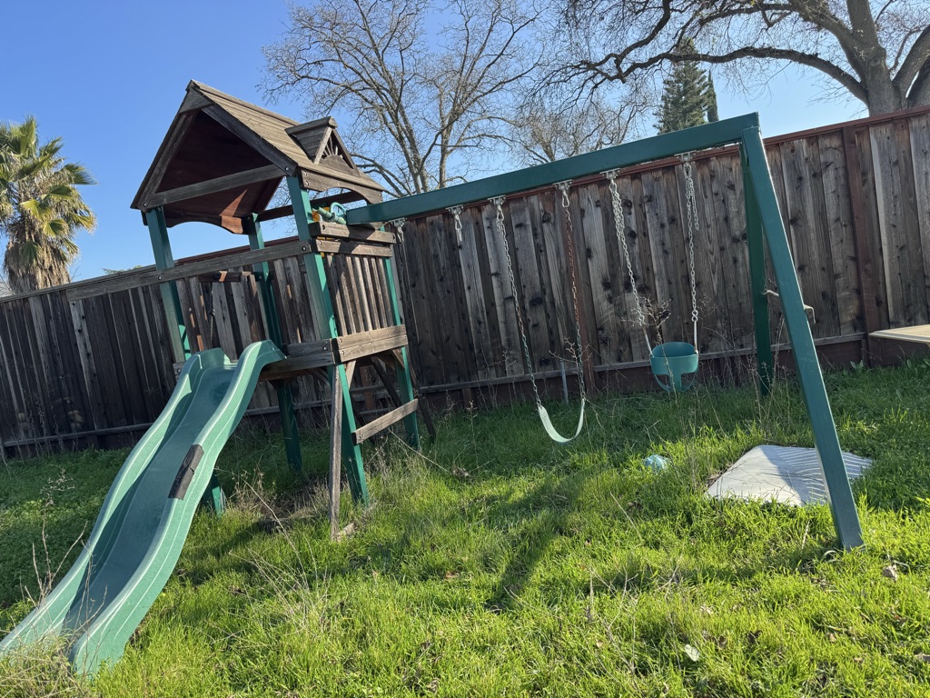 Free Swing set