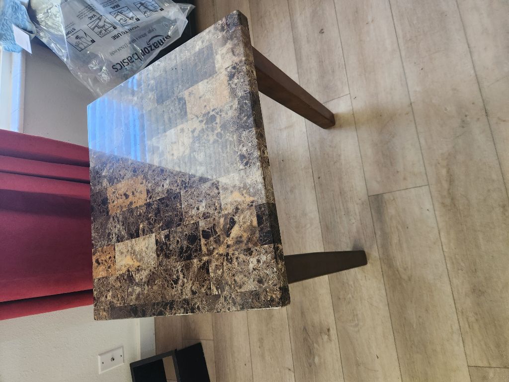 Free 2 of these end tables