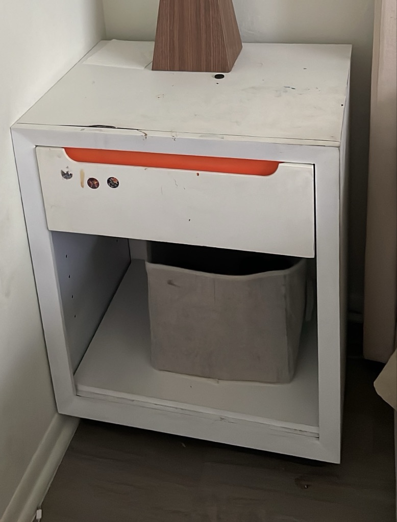 Free Night Stands (2)