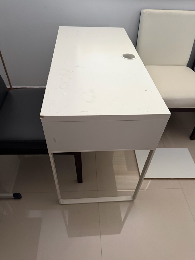 Free Desk