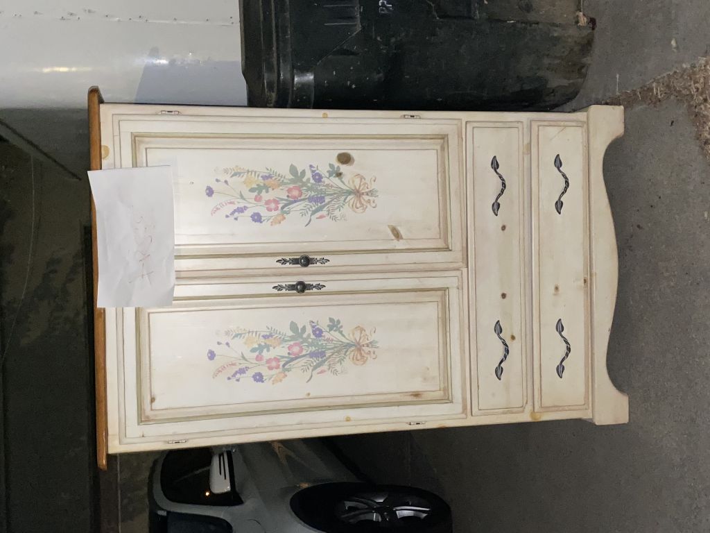 Free Armoire