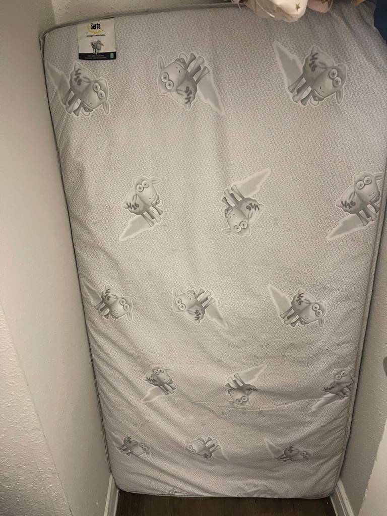 Free Colchón de cuna