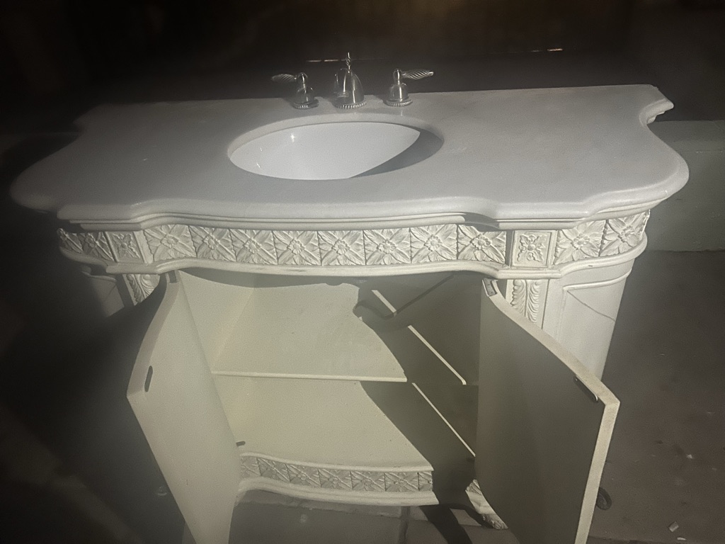 Free Vanity bathroom