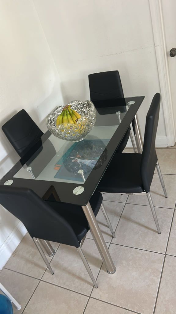 Free Dining Set