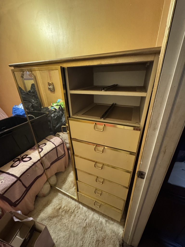 Free Dresser with small end table