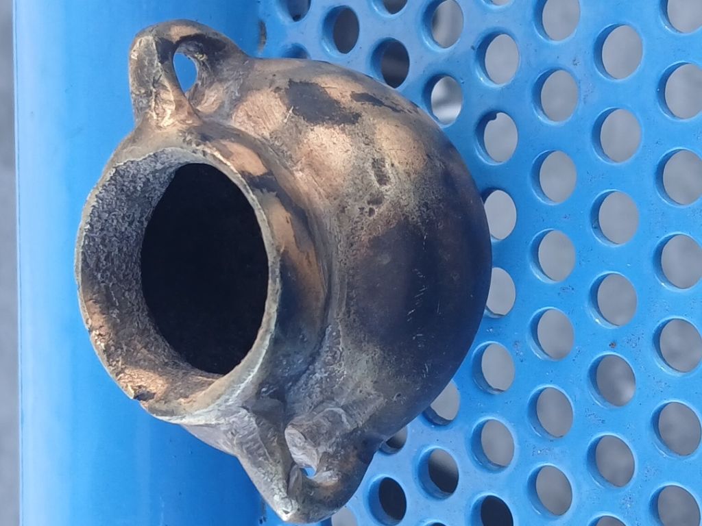 Free 2.1/2 inches tall