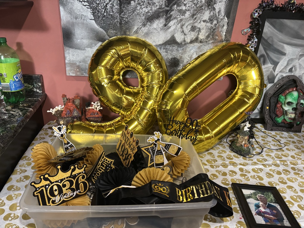 Free 90th birthday party decorations