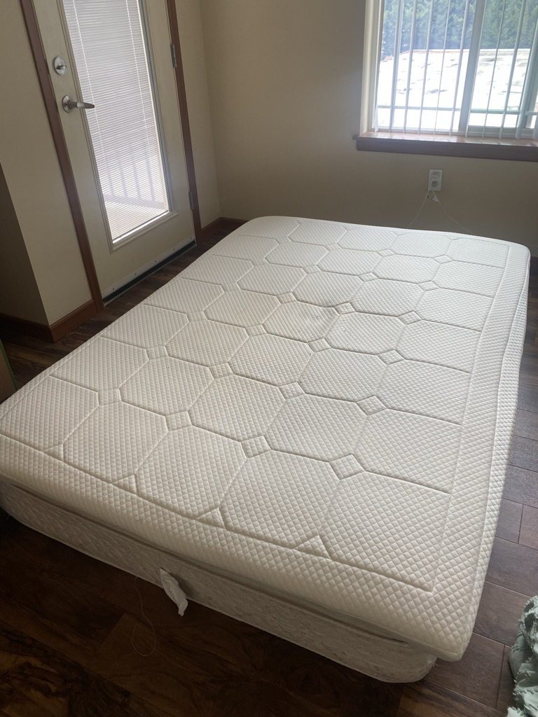 Free Full size mattress and topper