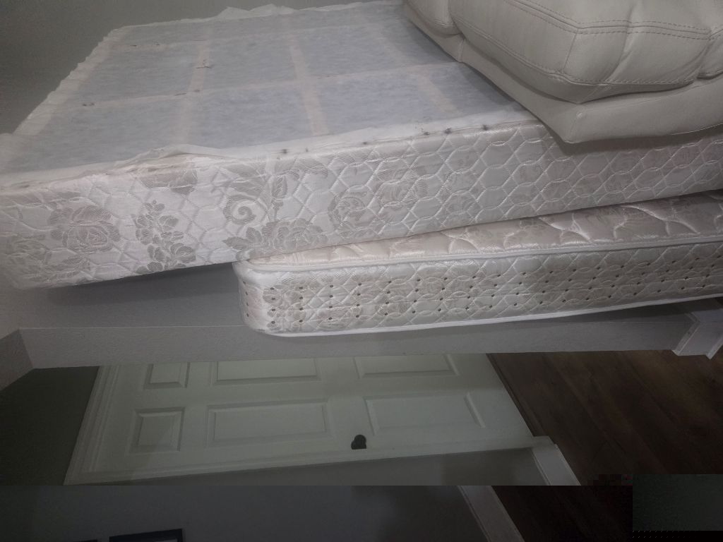 Free box and matress queen