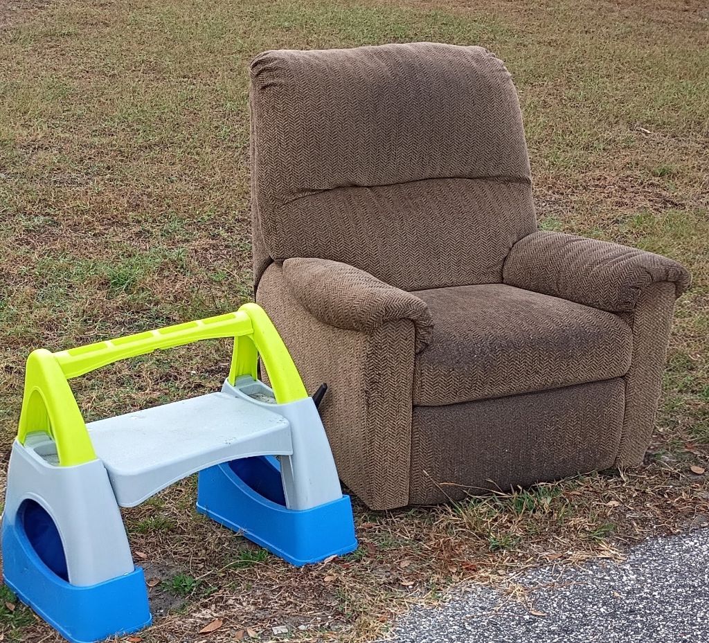 Free CURB ALERT‼️