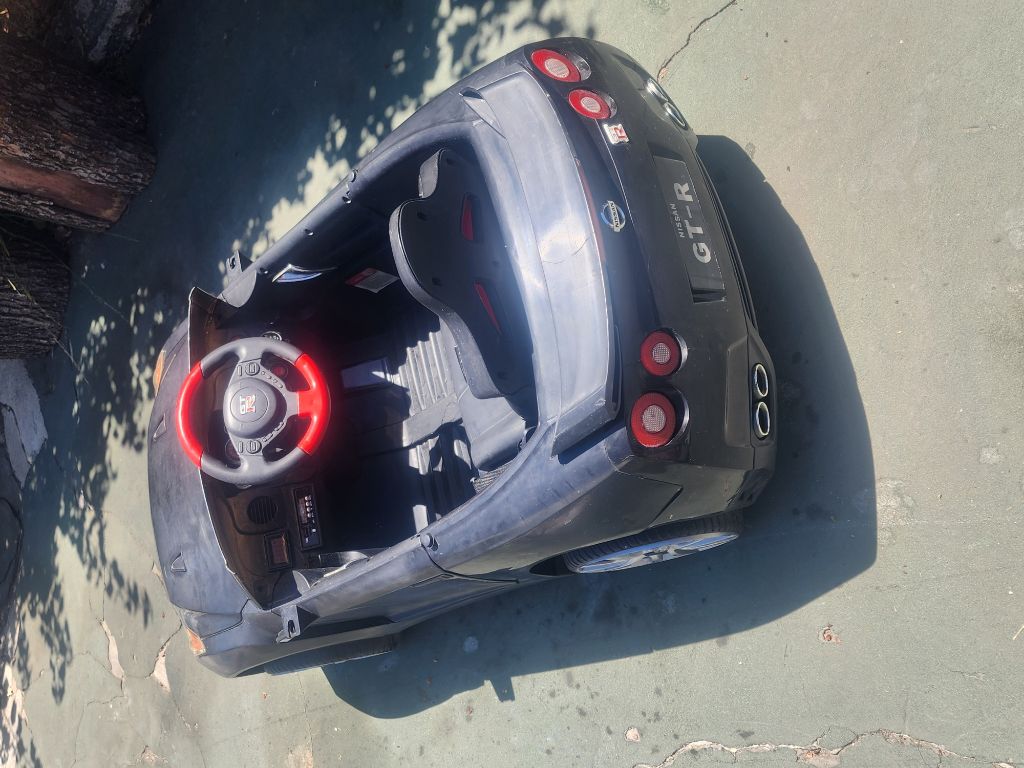 Free Toy Nissan GT -R