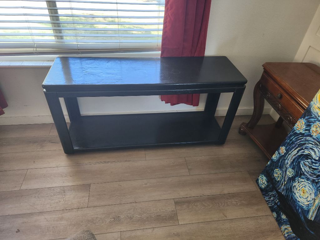 Free sofa table