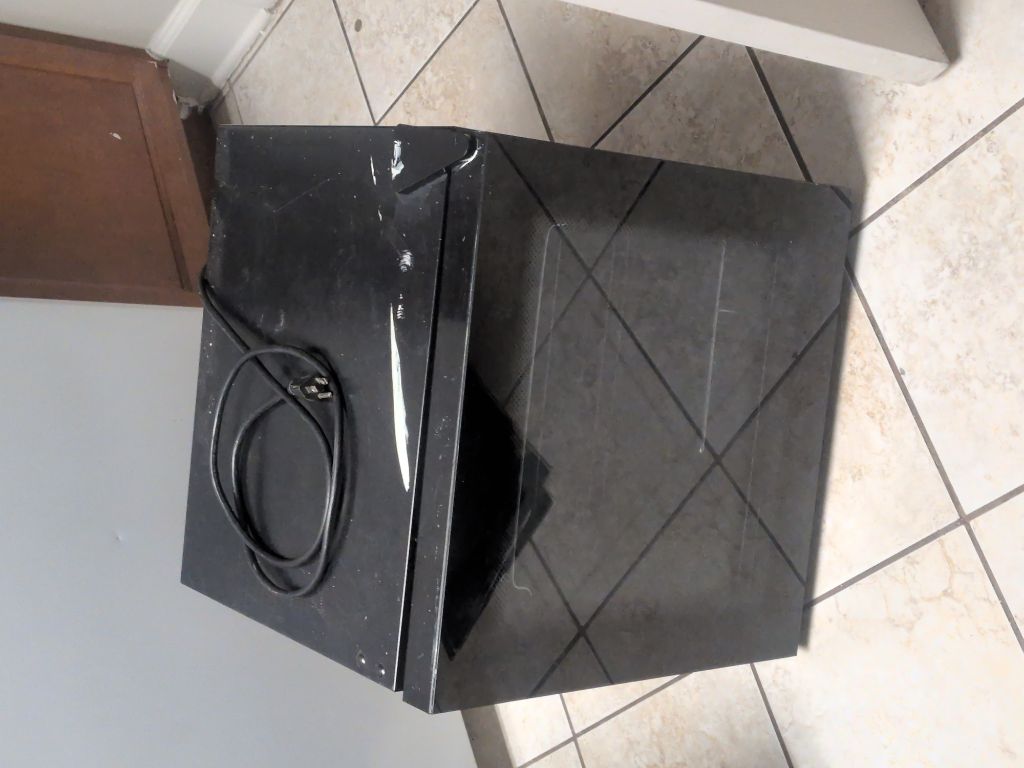 Free Black Wine Cooler (works)