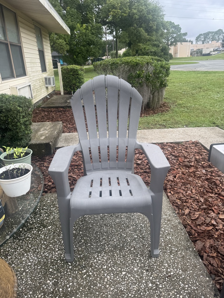 FREE! PICK UP ONLY! Patio furniture and grill in Winter Haven off Dundee Rd.