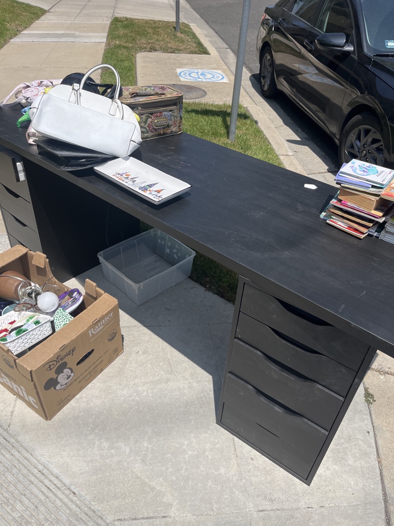 Free table