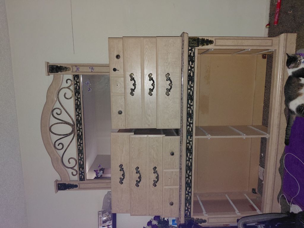 Free Dresser+nightstand