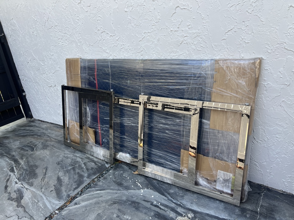 FREE DINING TABLE FOR PICK UP