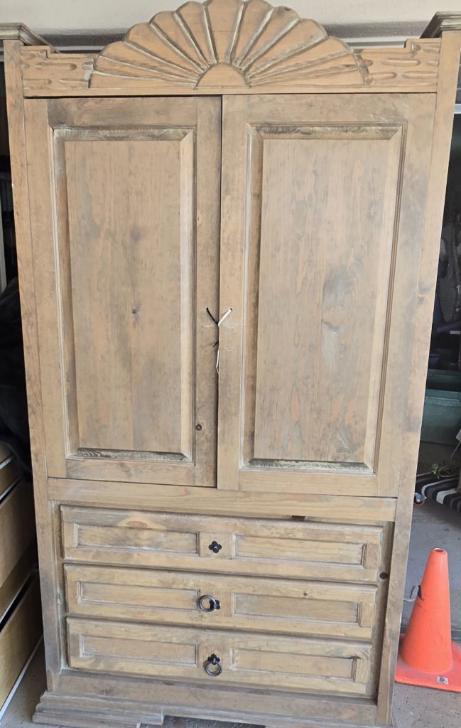 Free armoire