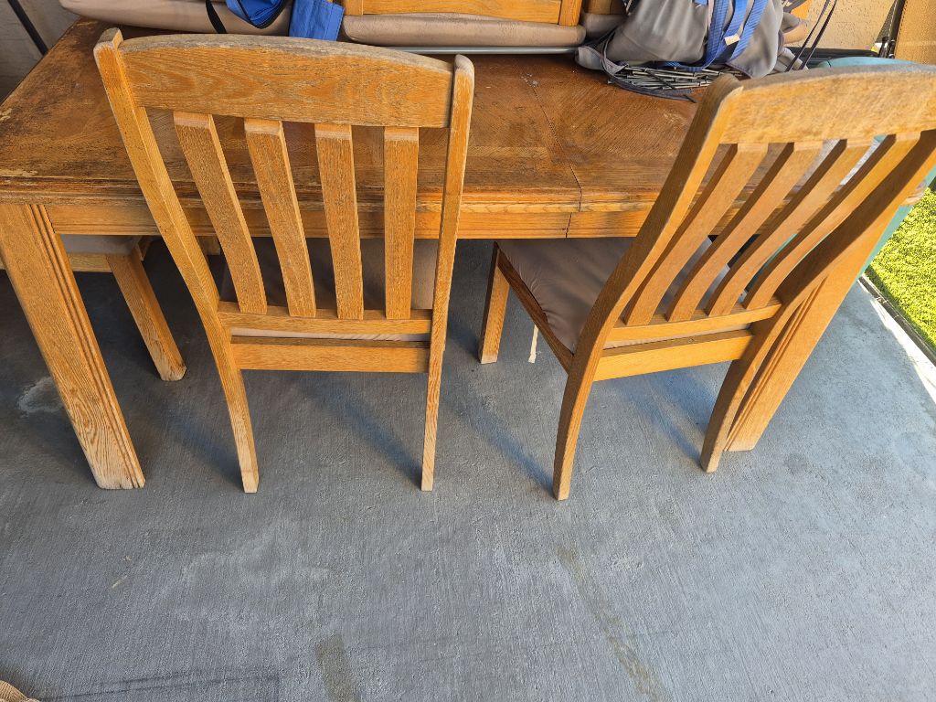 Free Table with 6 chairs