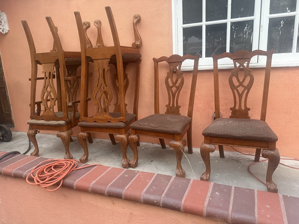 Free Dining room table chairs