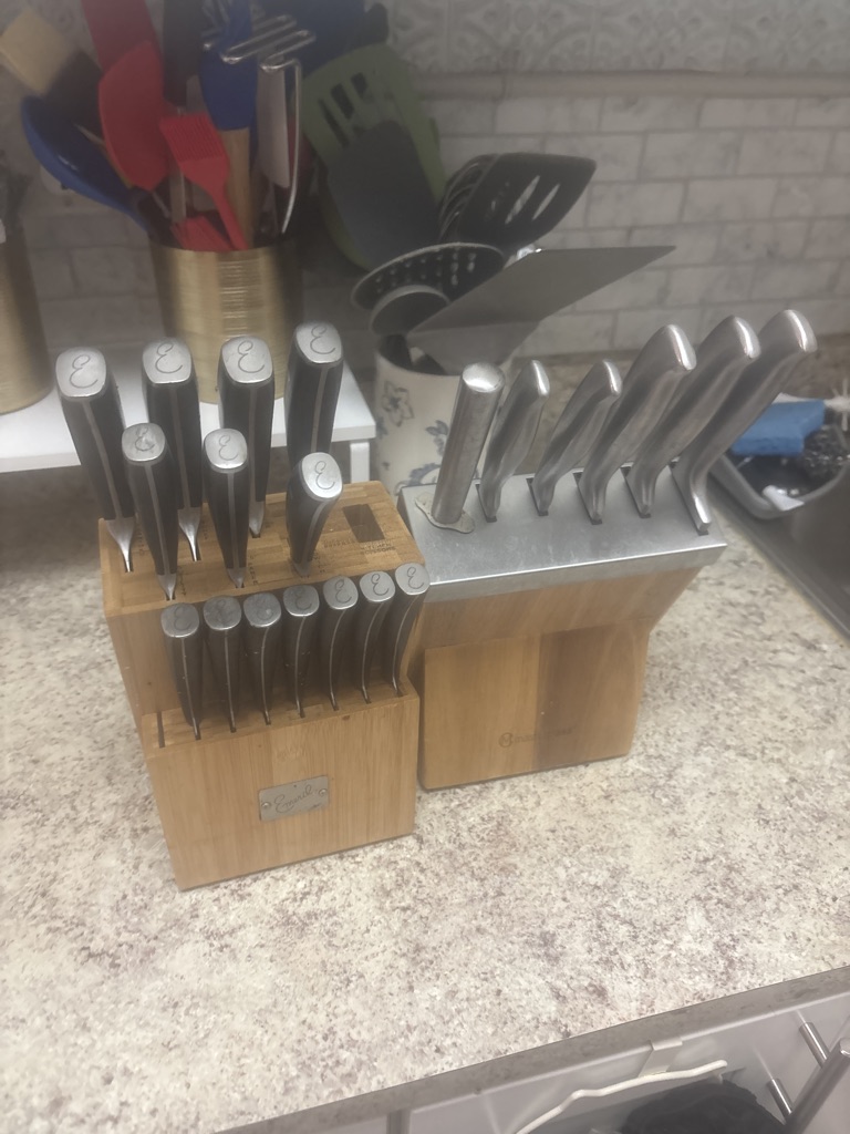 Free Two knife sets