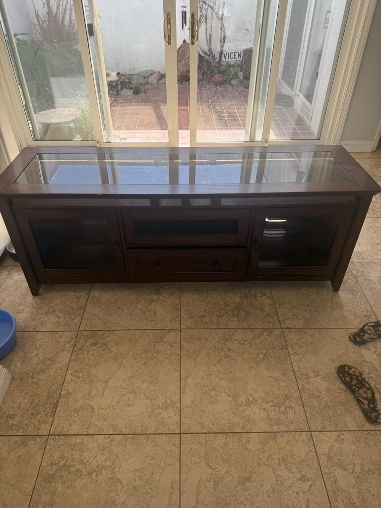 Free TV stand