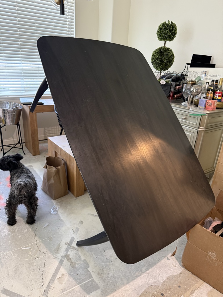 Free dining table