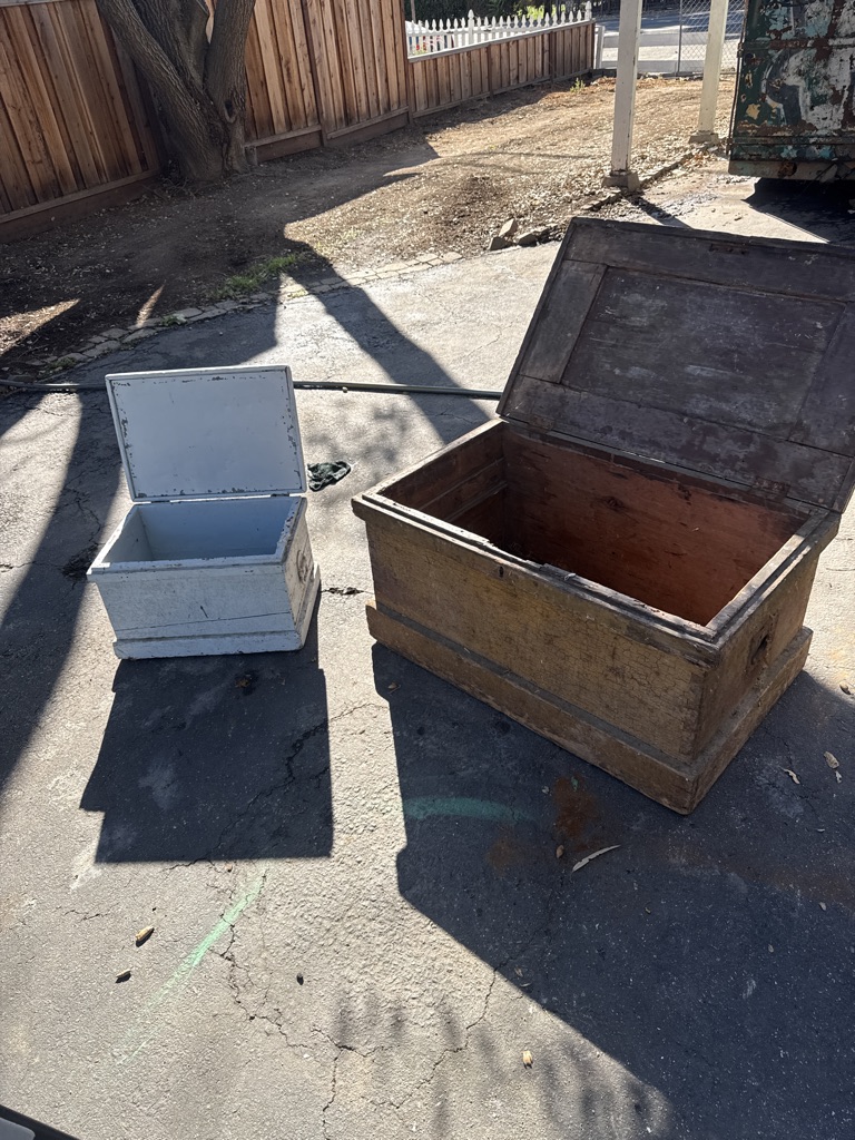 Free Itwo free chests