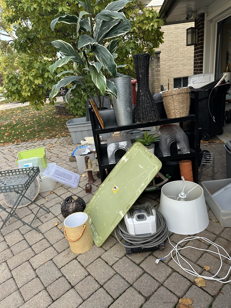 Free Garage clean out of household items