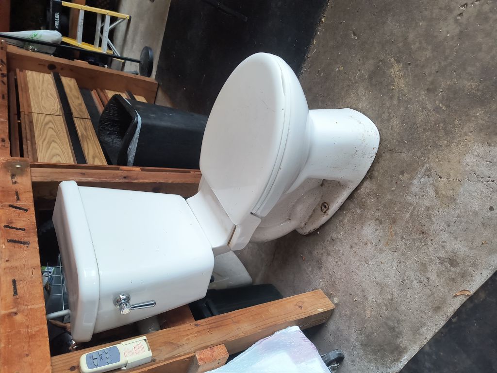 Free Toilet