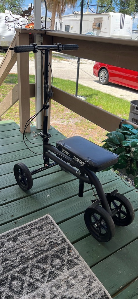 Free Knee scooter