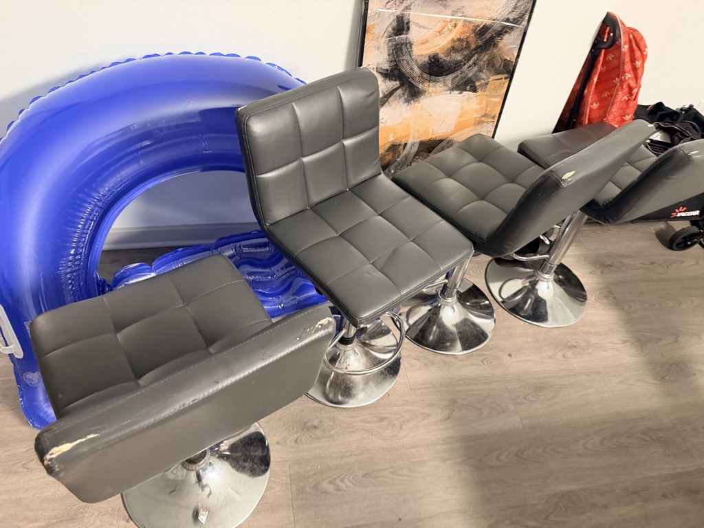 Free Bar height chairs
