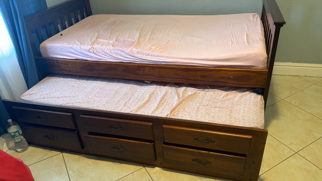 Free twin day bed