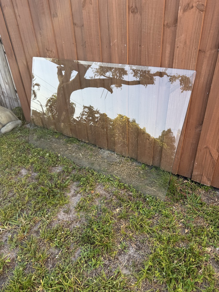 Free Tempered glass top