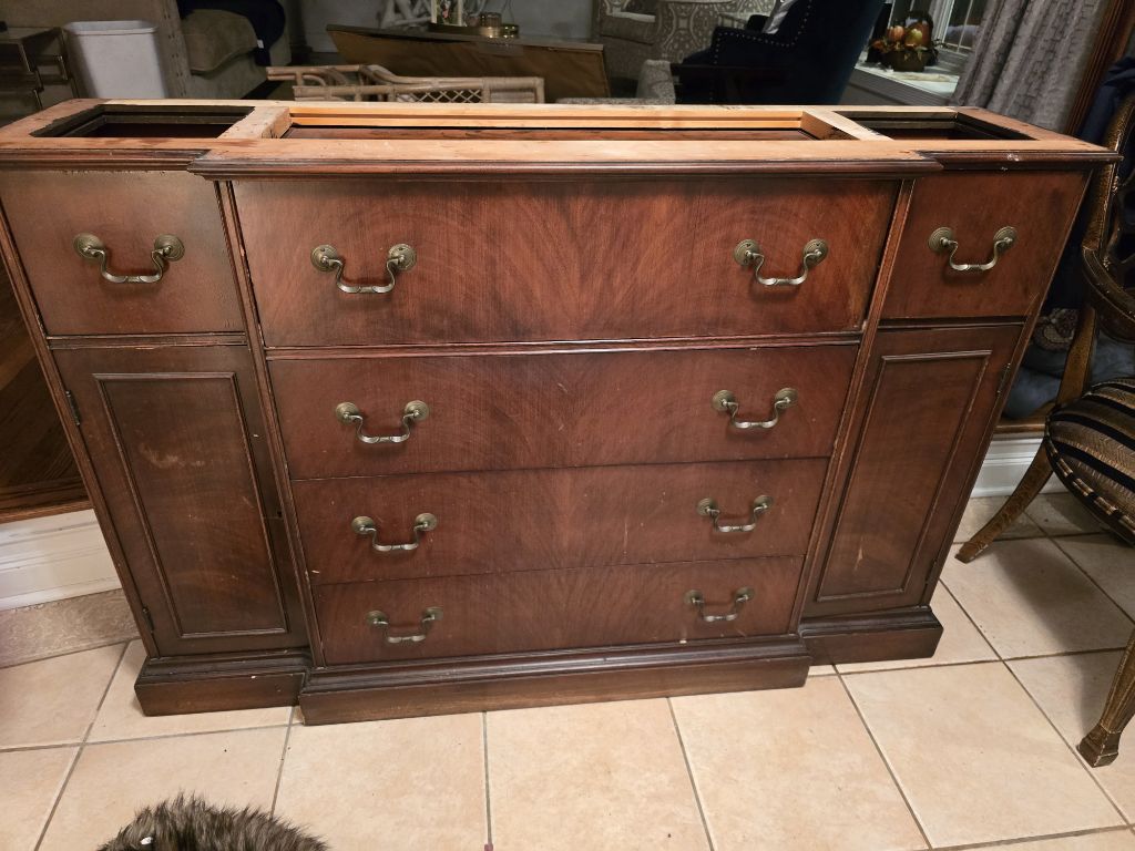 Free chest of drawers