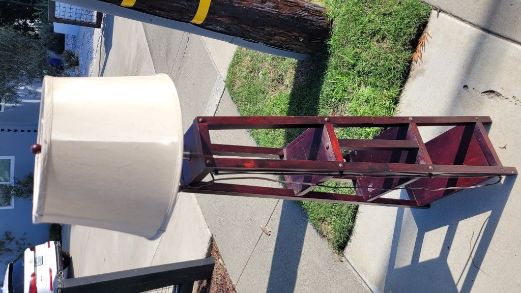 Free lamp, works, curbside pickup