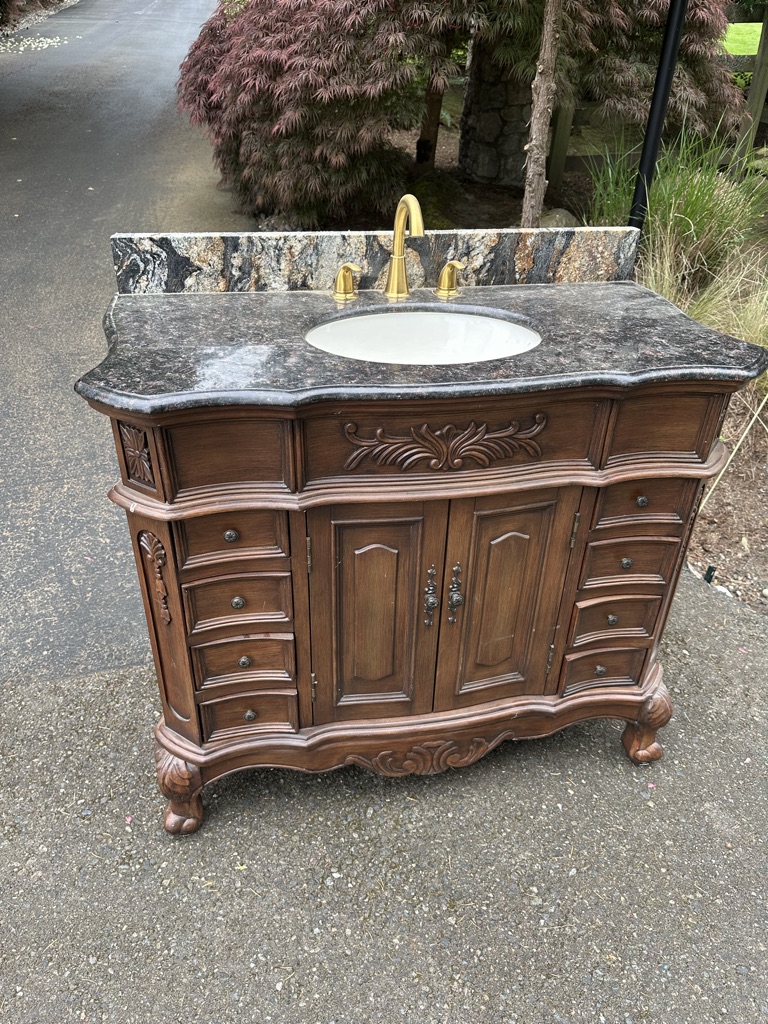 Free Bathroom vanity