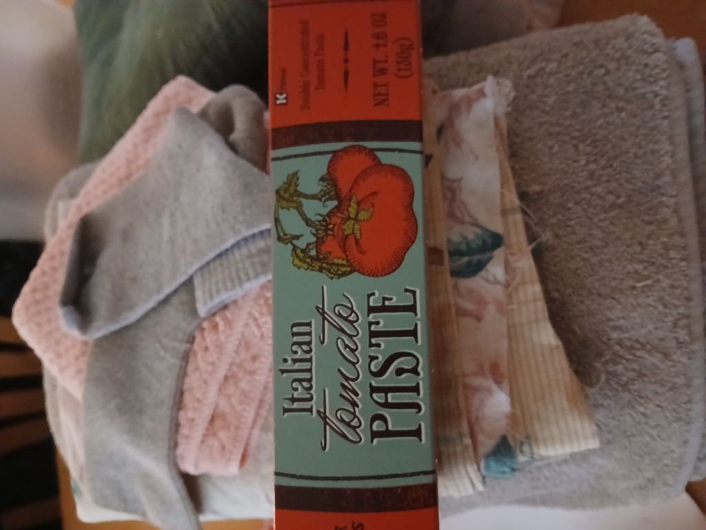 Free Unopened Italien tomato paste