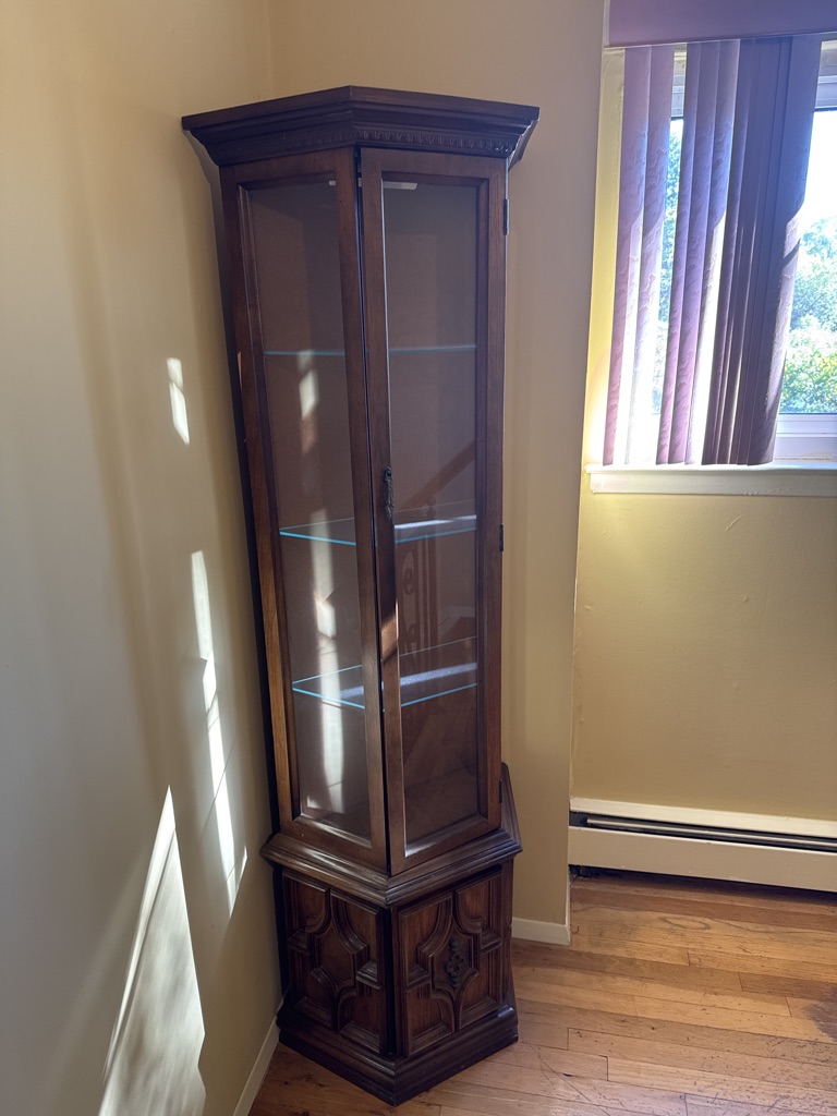 Free Corner curio cabinet