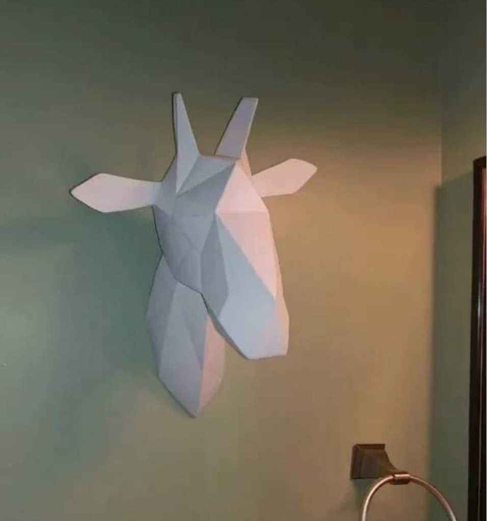 Free Giraffe Head Wall Art