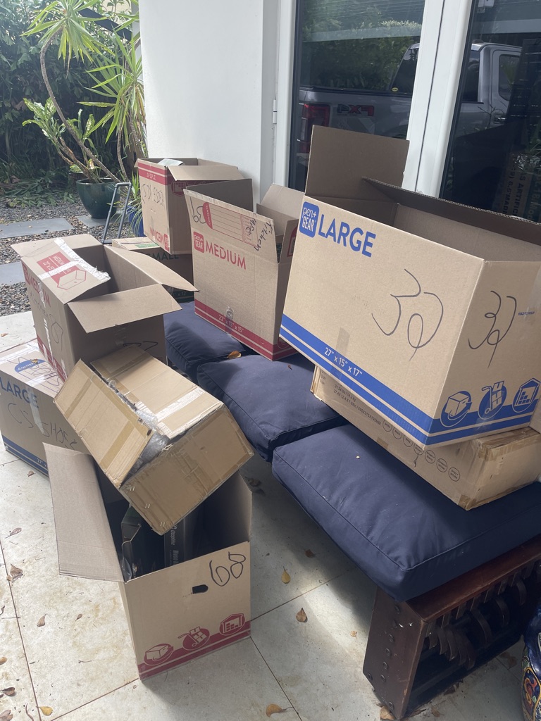 Free moving boxes
