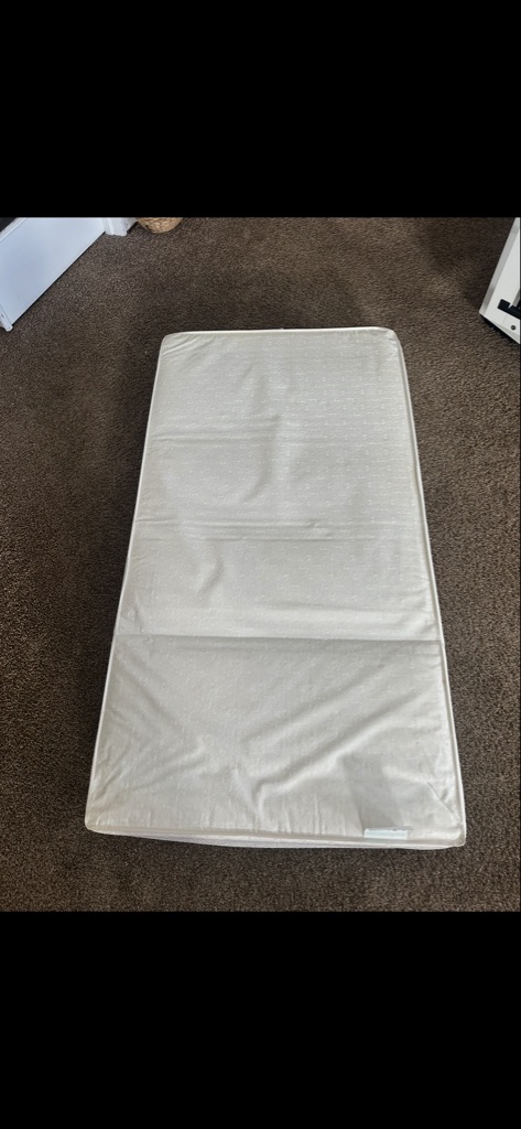 Free crib mattress and sheets