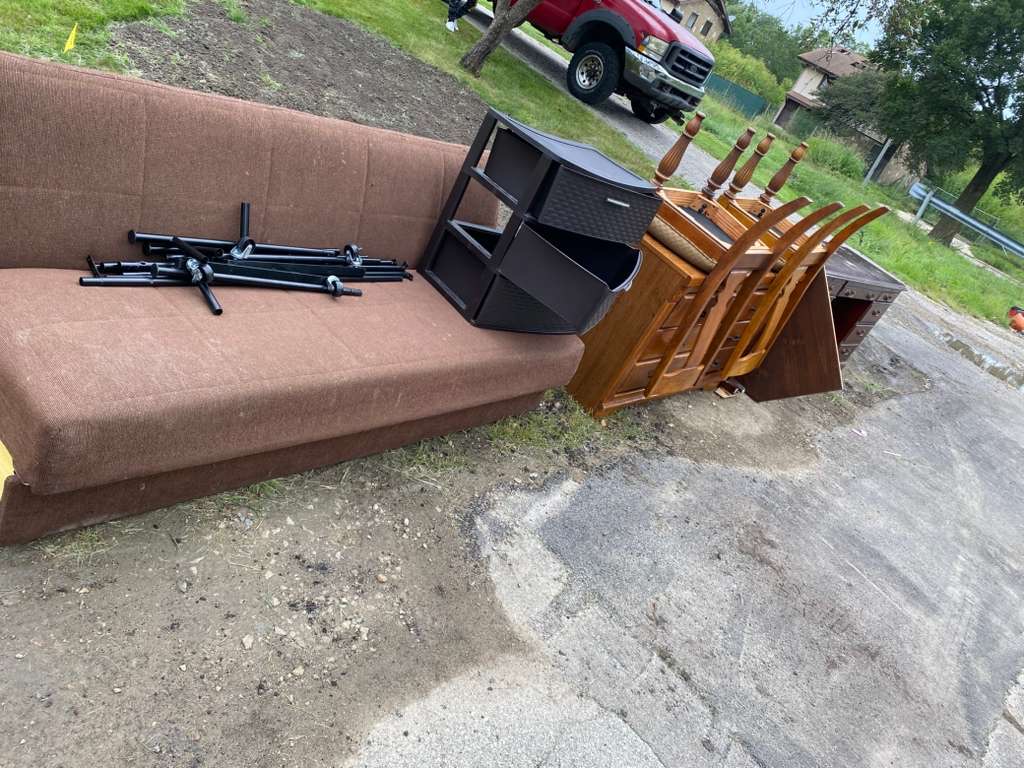 Free Furniture