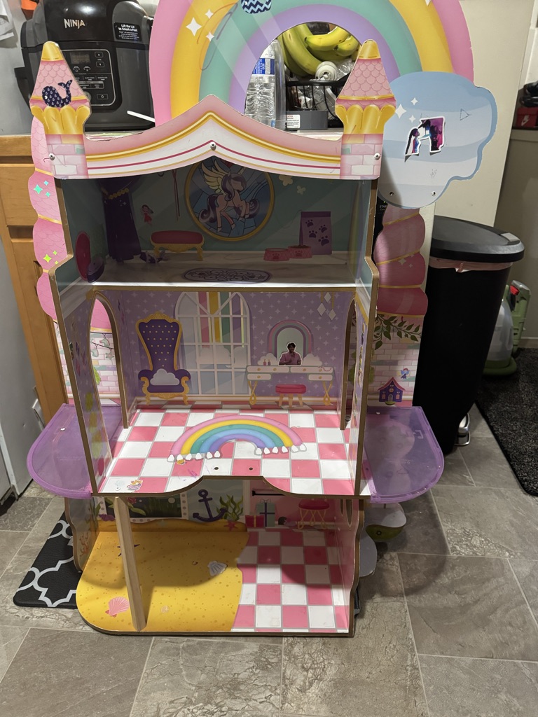 Free Barbie house