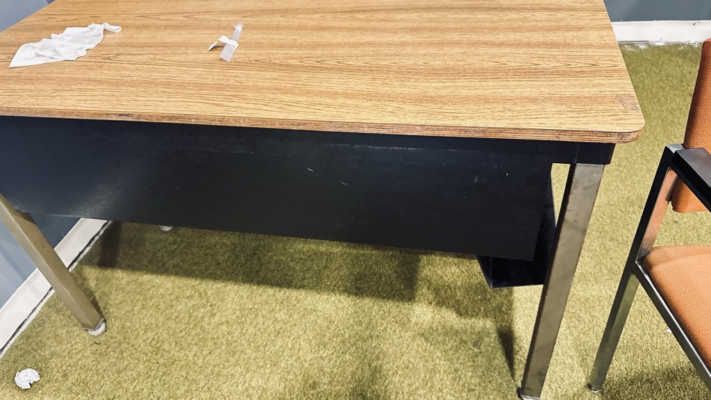 Free desk