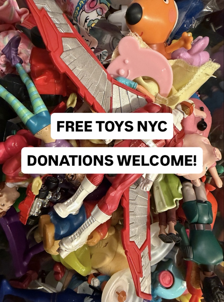 FREE TOYS! - Please read ❤️