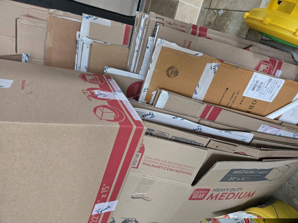 Free moving boxes