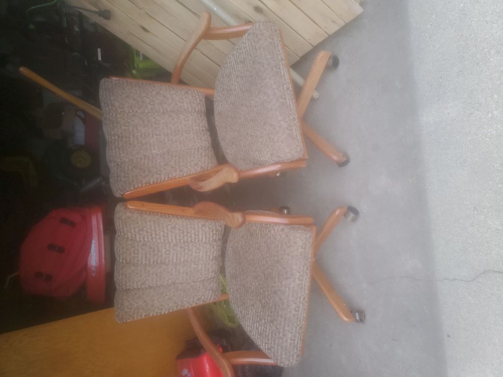 Free Chairs