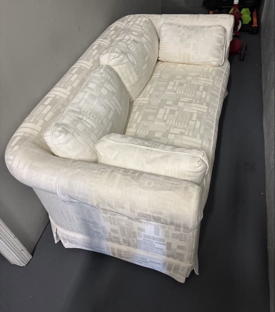Free Love seat