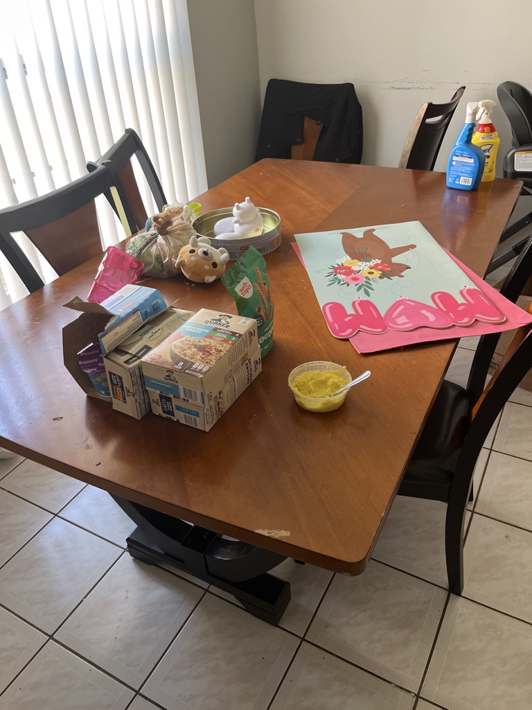 Free Dining room table set